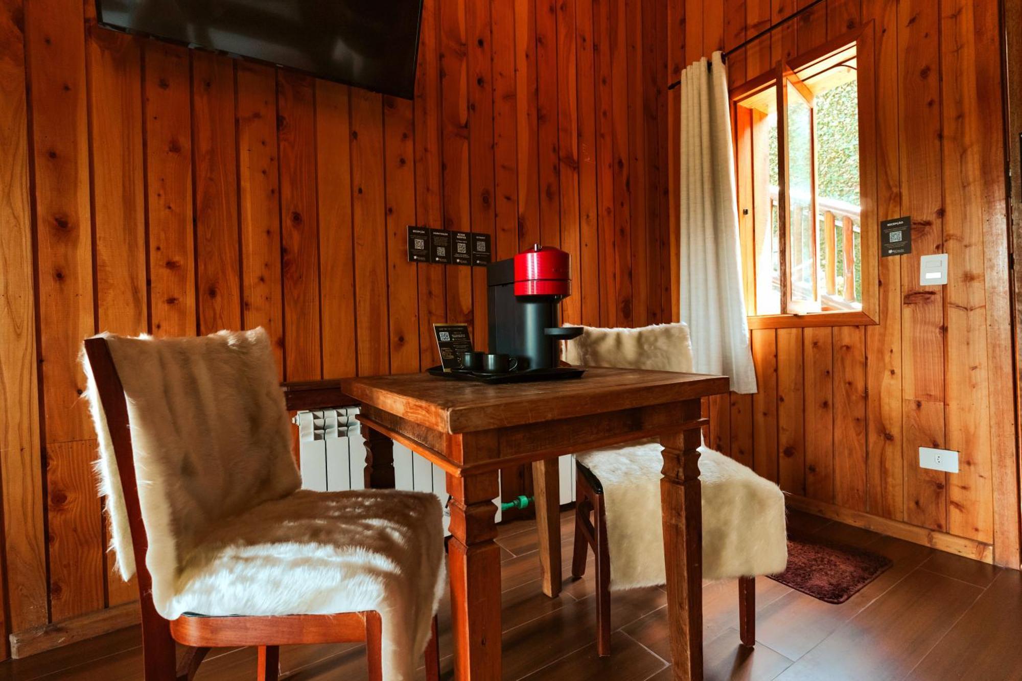 Pousada Recanto Dos Sonhos Campos do Jordao Ruang foto